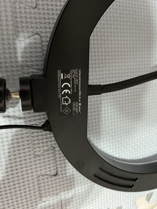 Lampa pierscieniowa z mini statywem tracer