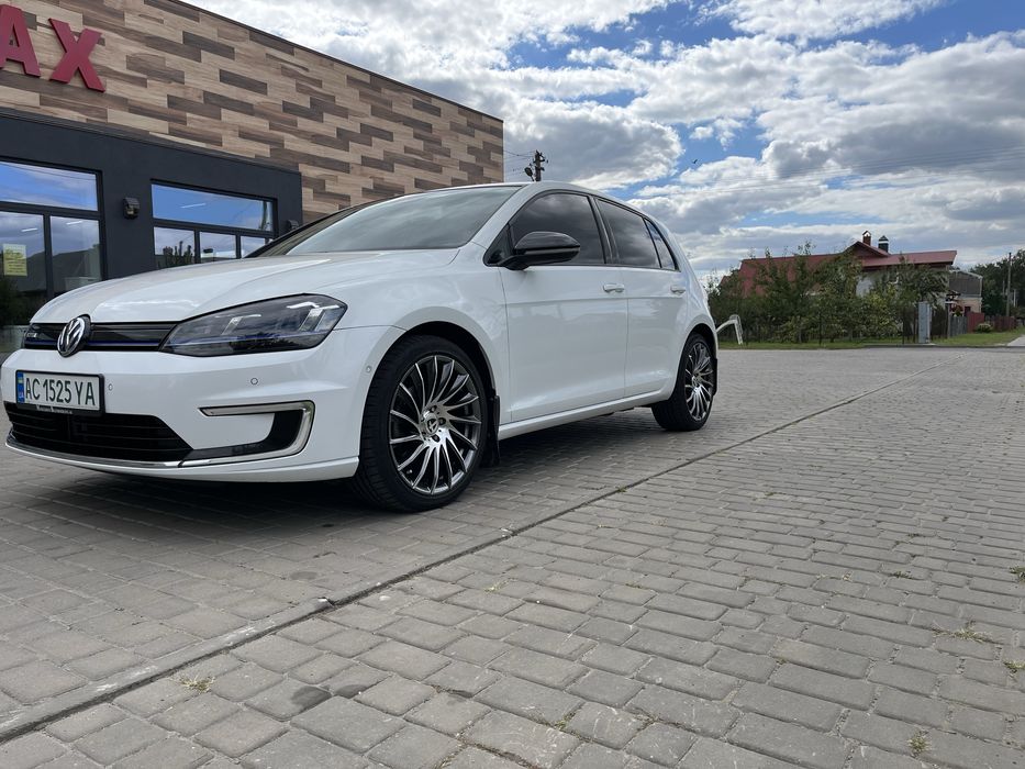 Volkswagen e-golf 2014 рік