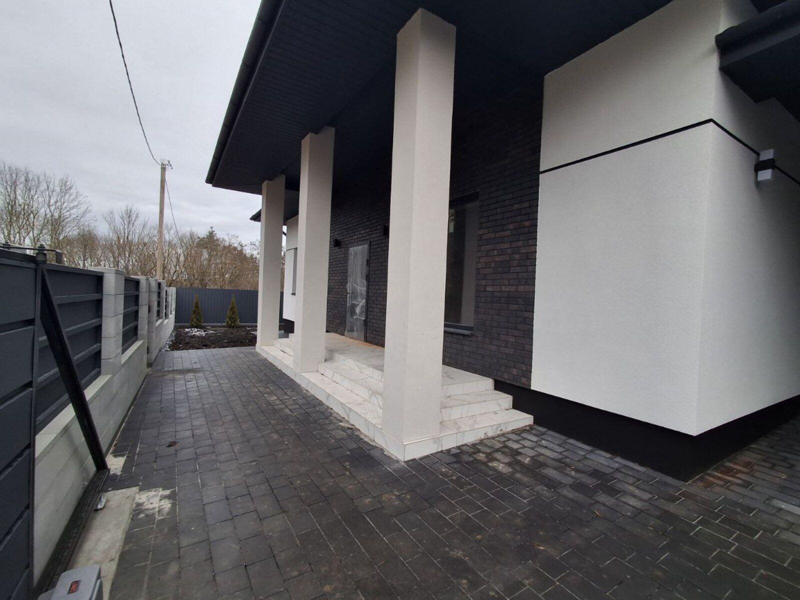 Продаж одноповерхового сучасного будинку в с. Байківці