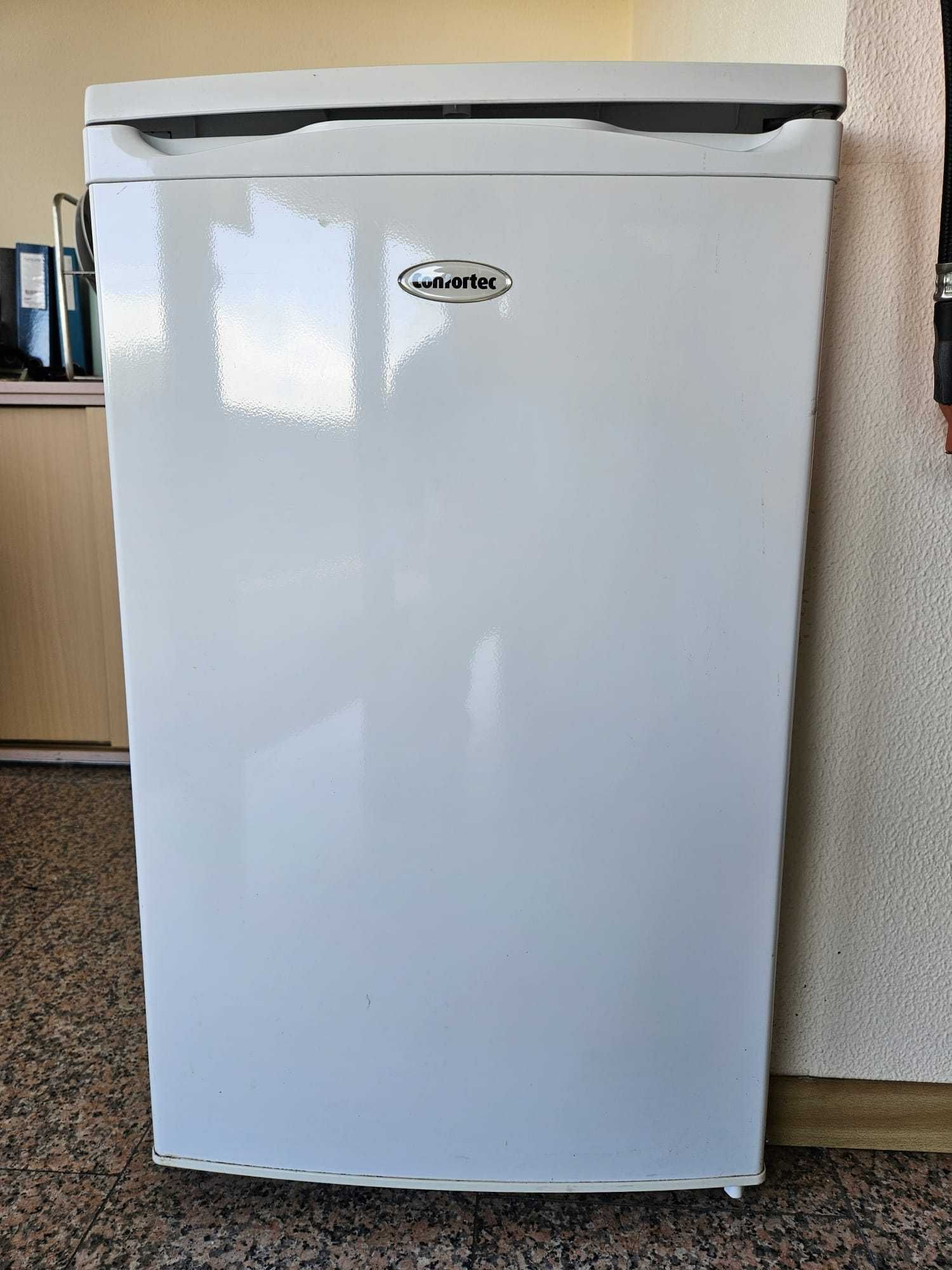 Frigorífico p peças -   COM DEFEITO - não esfria,  tem que arranjar