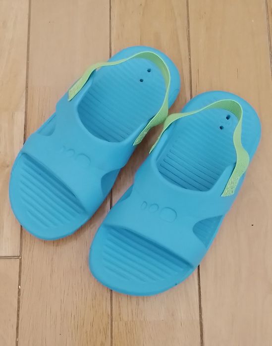 Chinelos de piscina Decatlhon