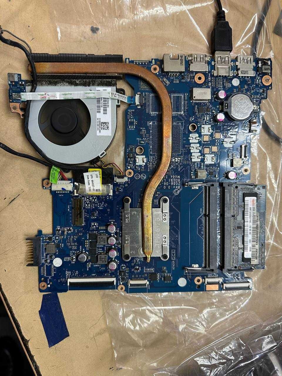HP 15-bs-570ur LA-711d