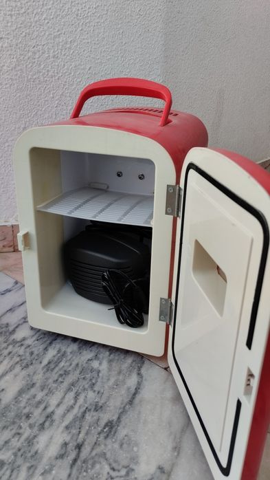 Mini Frigorífico 220 volts / Isqueiro