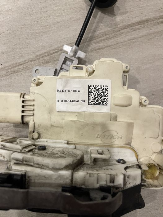 Замок двери передней левой 4G1837015 VAG ДЕФЕКТ