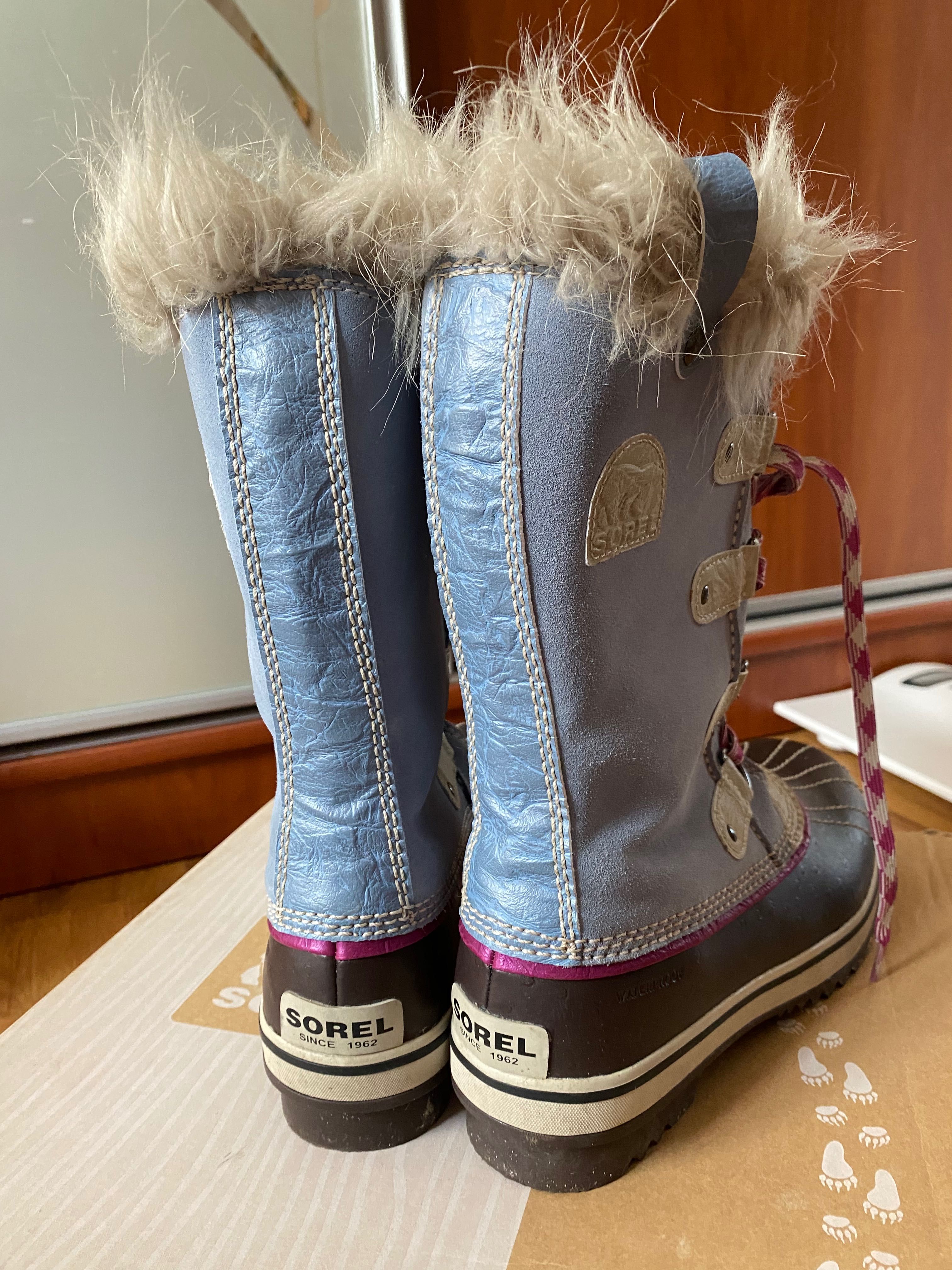 Продам зимові ботінки sorel