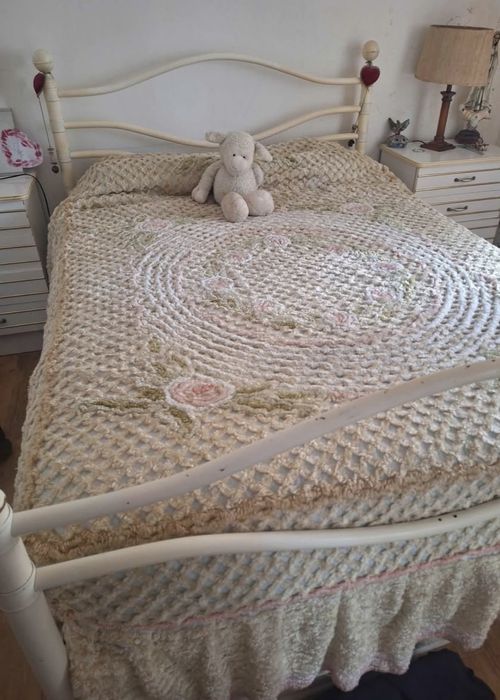 Cama para desocupar com urgencia