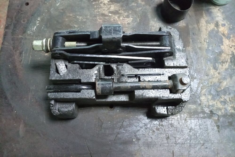 Домкраты автомобильные оригинальные