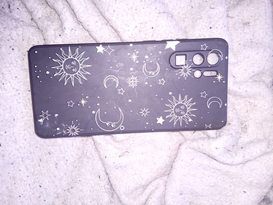Etui na telefon nie wiem na jaki.