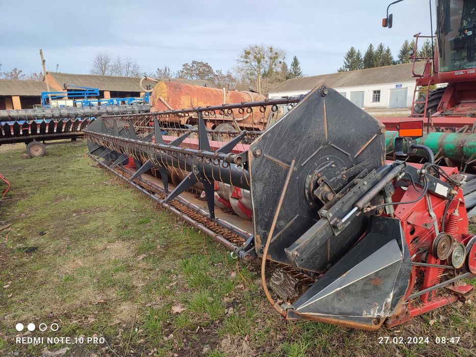 Комбайн Case-2388 з зерновою жаткою Case-1020 Flex та візком. Торг є