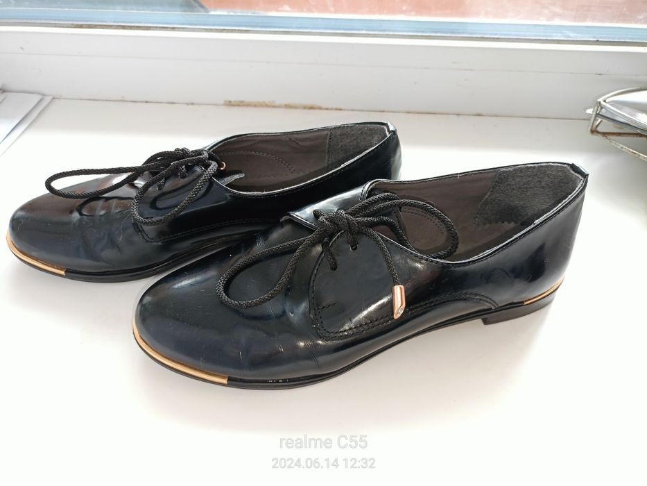 Отдам за шоколадку