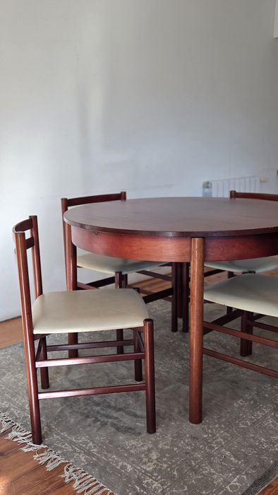 Mesa de Jantar + 6 Cadeiras Arq Cruz de Carvalho