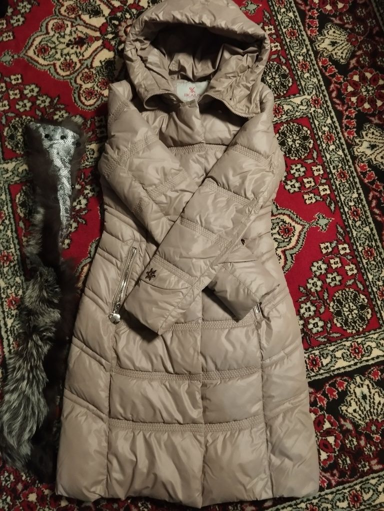 Зимовий жіночий пуховик S