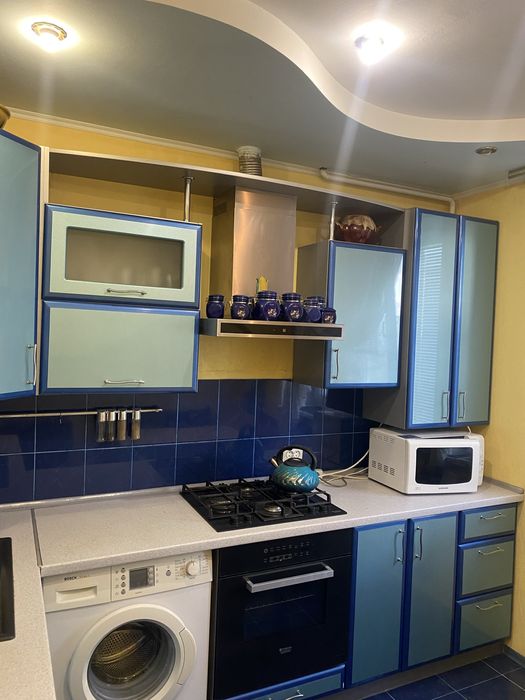 Продам 2 ком квартиру на Попова