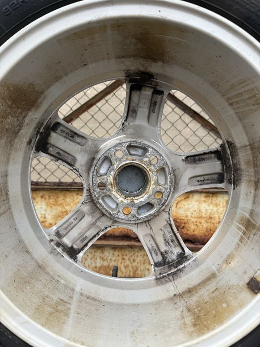 Felgi aluminiowe 5x105 z oponami zimowymi 205/60R16 Opel Astra J ET40