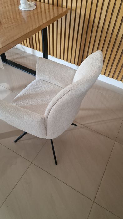 Krzesla tapicerowane boucle