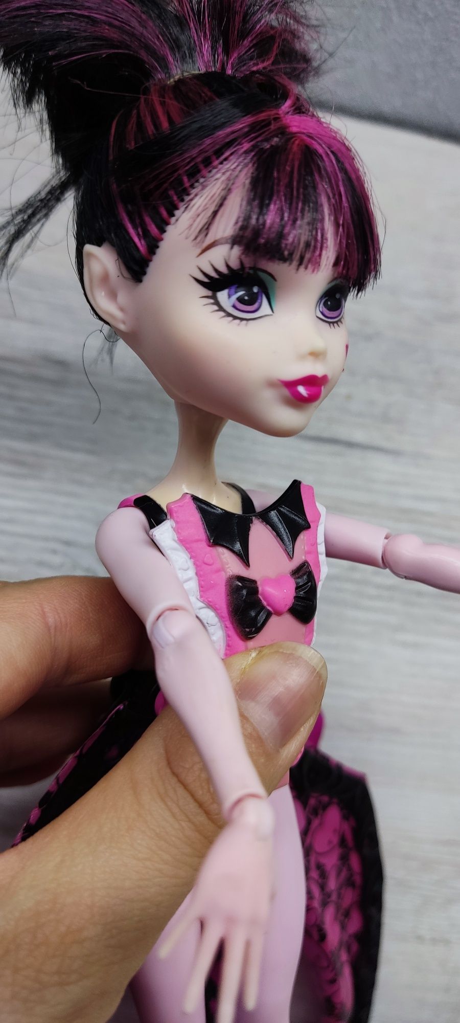 Дракулора monster high є нюанси