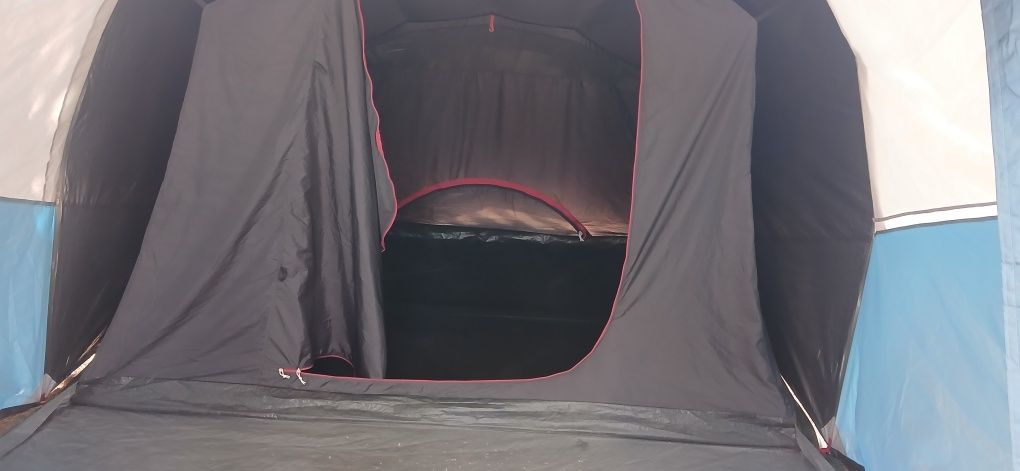 Tenda quechua black  & flech
QUECHUA
QUECHUA
Tenda de campismo com var
