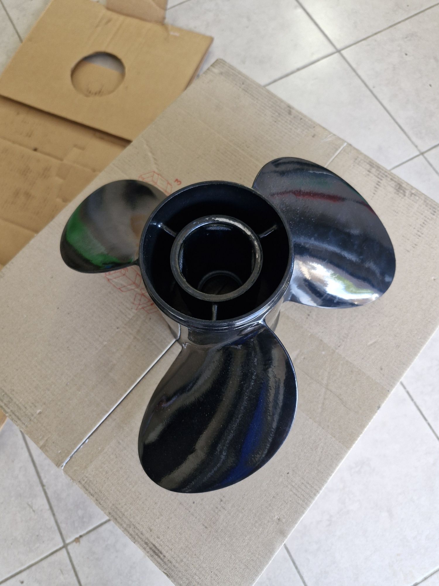 Винт гребной Michigan Vortex 14 1/4×21 RH 3BLD