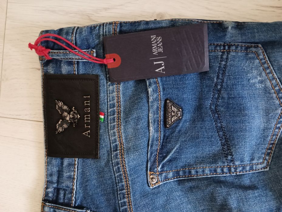 Jeansy Giorgio Armani