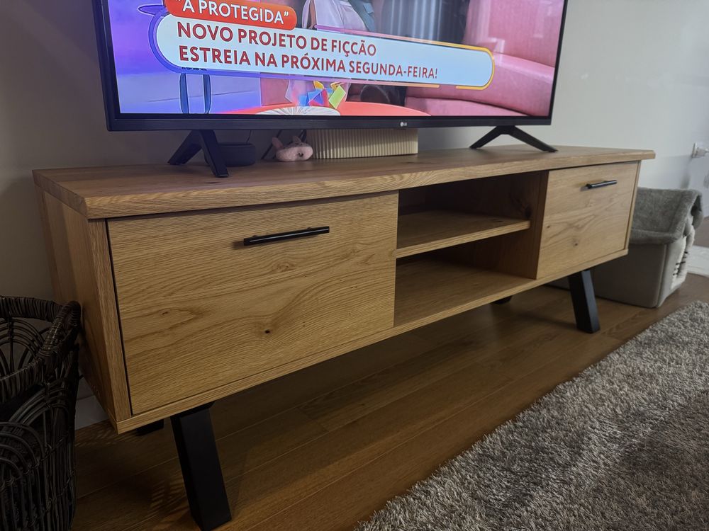 Movel TV madeira maciça e folheado de carvalho