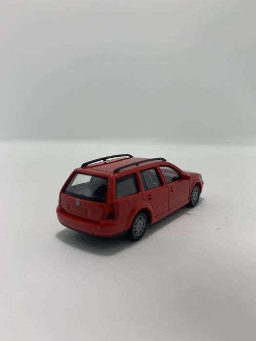Volkswagen Golf IV da Wiking escala H0 1/87