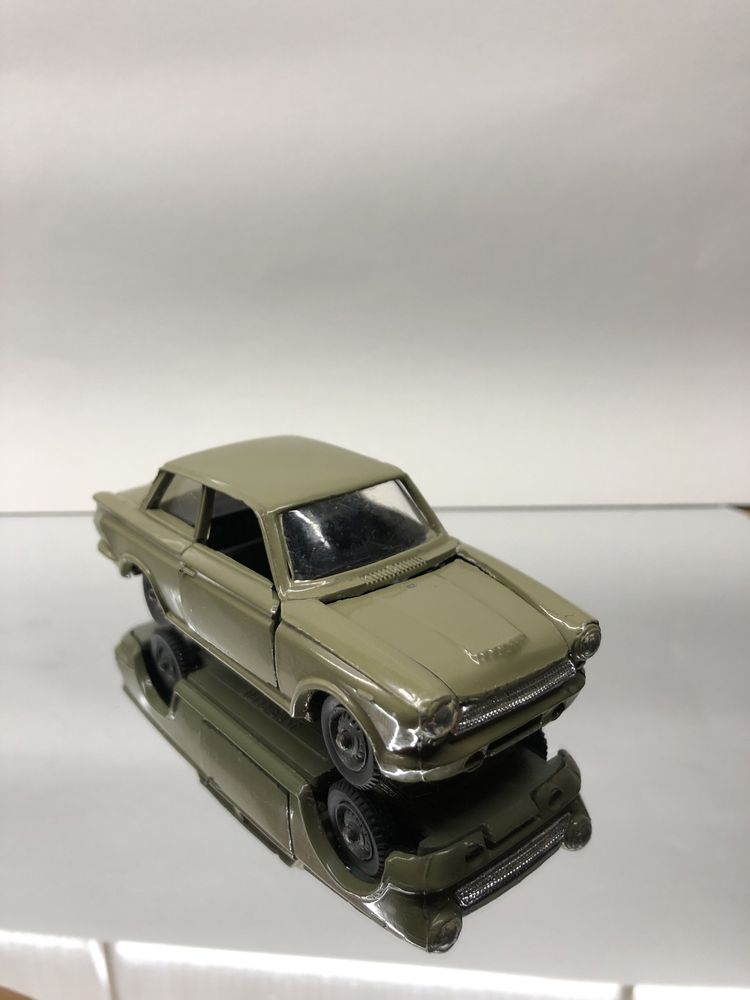 Модель Ford Consul Cortina 1:43 politoys polistil