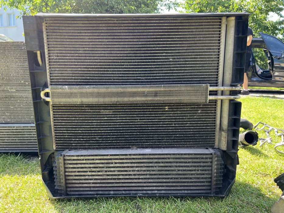 Касета радиаторів BMW X5 E70 установочна телевізор кронштейн БМВ Е70