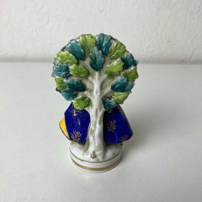 Figura em Porcelana Chelsea Século XVIII-XIX com marca Ancora Dourada