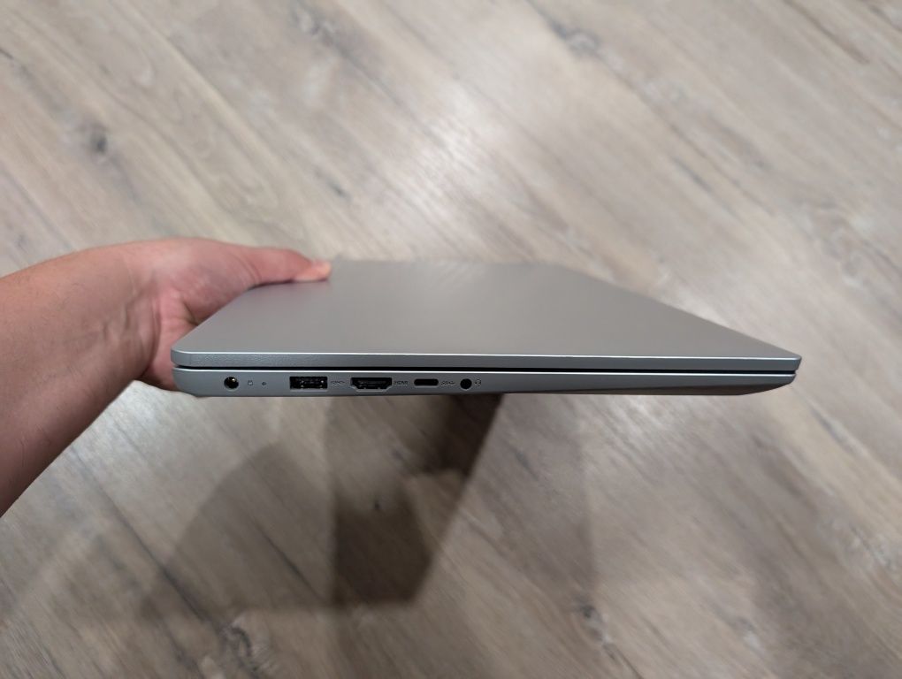PC Lenovo Ideapad 1 15AMN7 15.6"