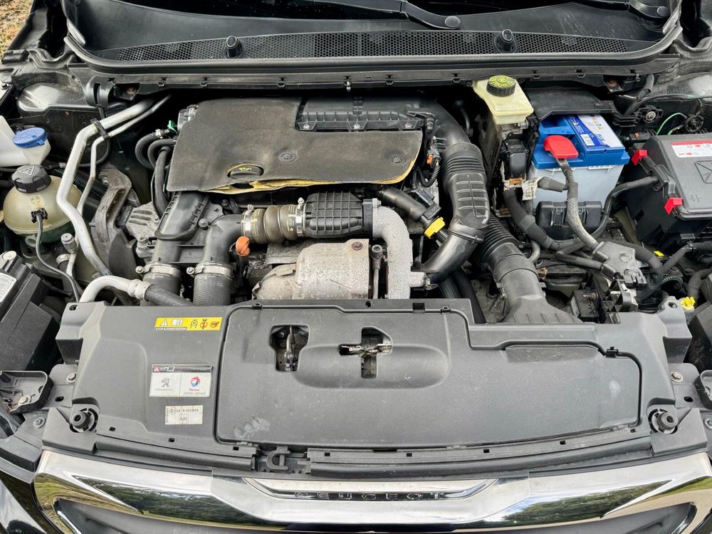 Poucos km teto panoramico como novo