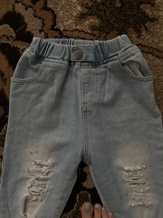 Рвані джинси для дівчинки