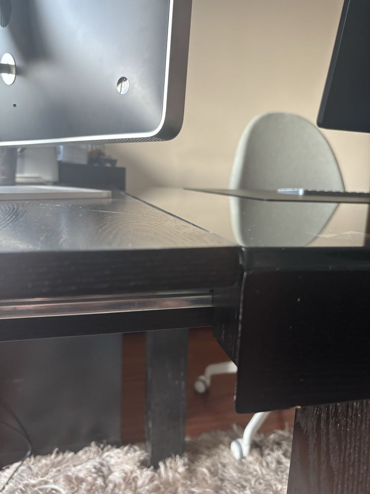 Mesa madeira com vidro preto extensivel