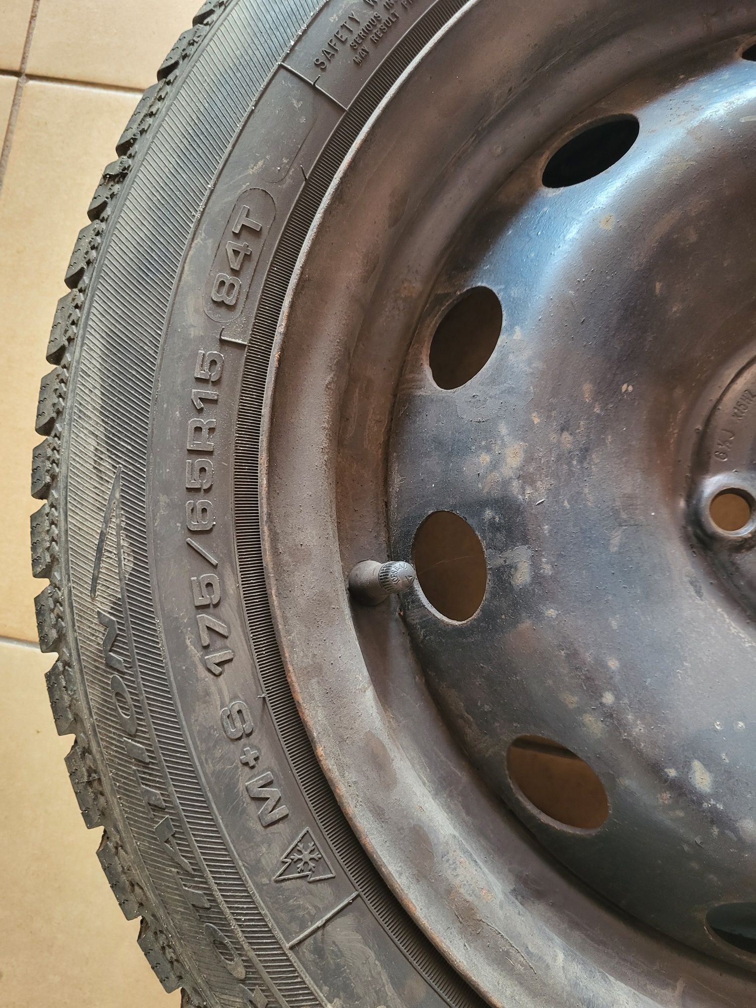 4x opony koła  Dębica frigo 2 zimowe 175/65 r 15 z felgami
