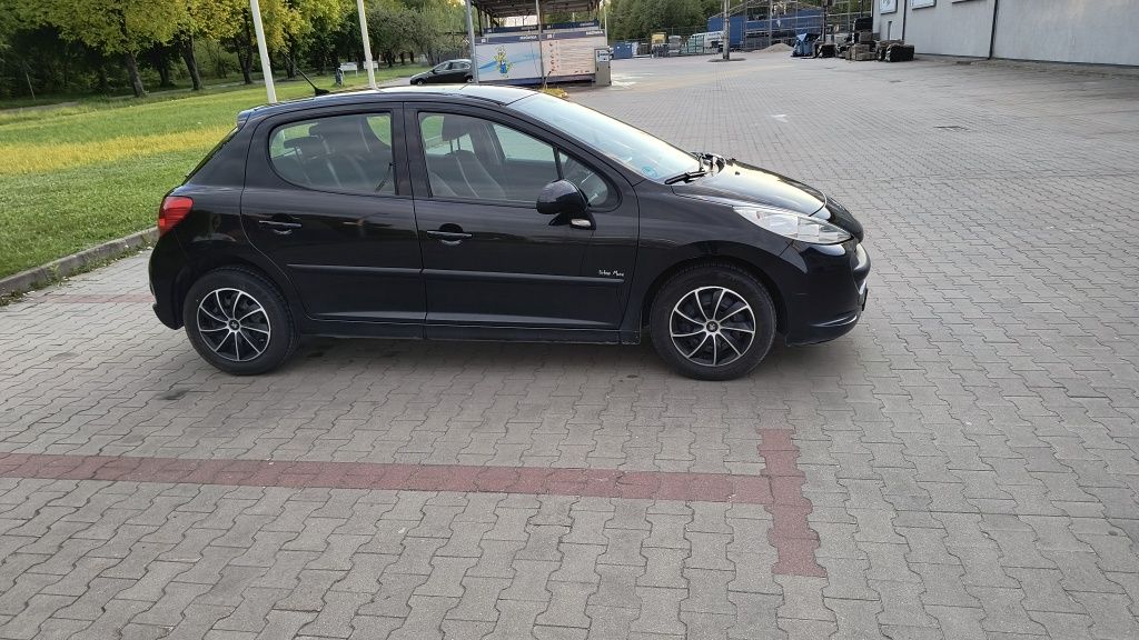 Peugeot 207 1.4 Benzyna 2009 R