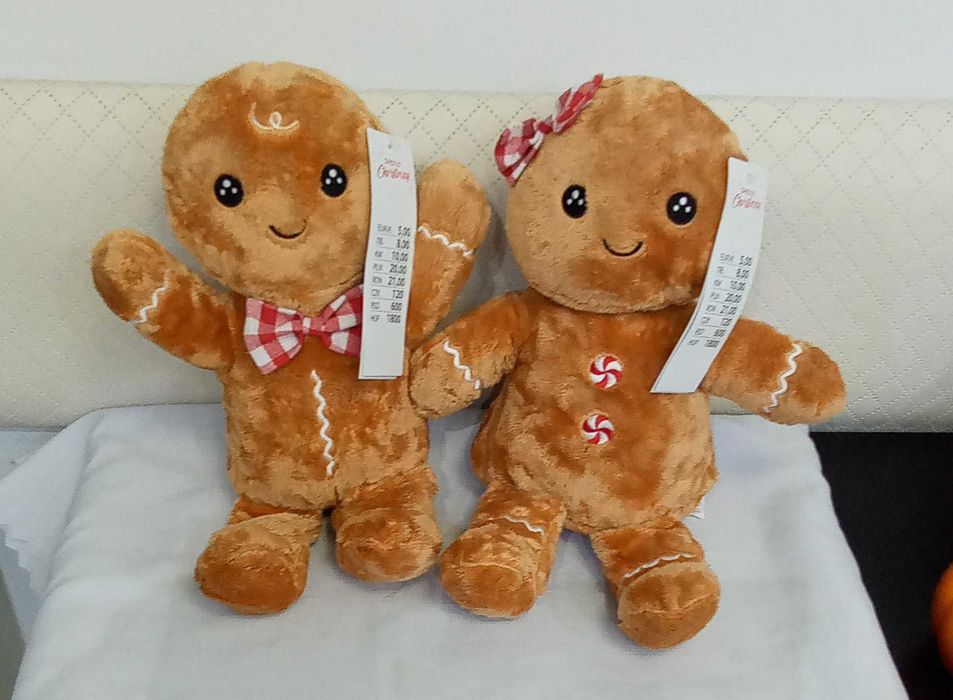 Cztery maskotki pierniczki świąteczne kolekcja Pepco ciastek