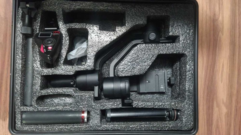 Moza Air, стабілізатор камери (gimbal) для Sony, Canon EF та R, Nikon