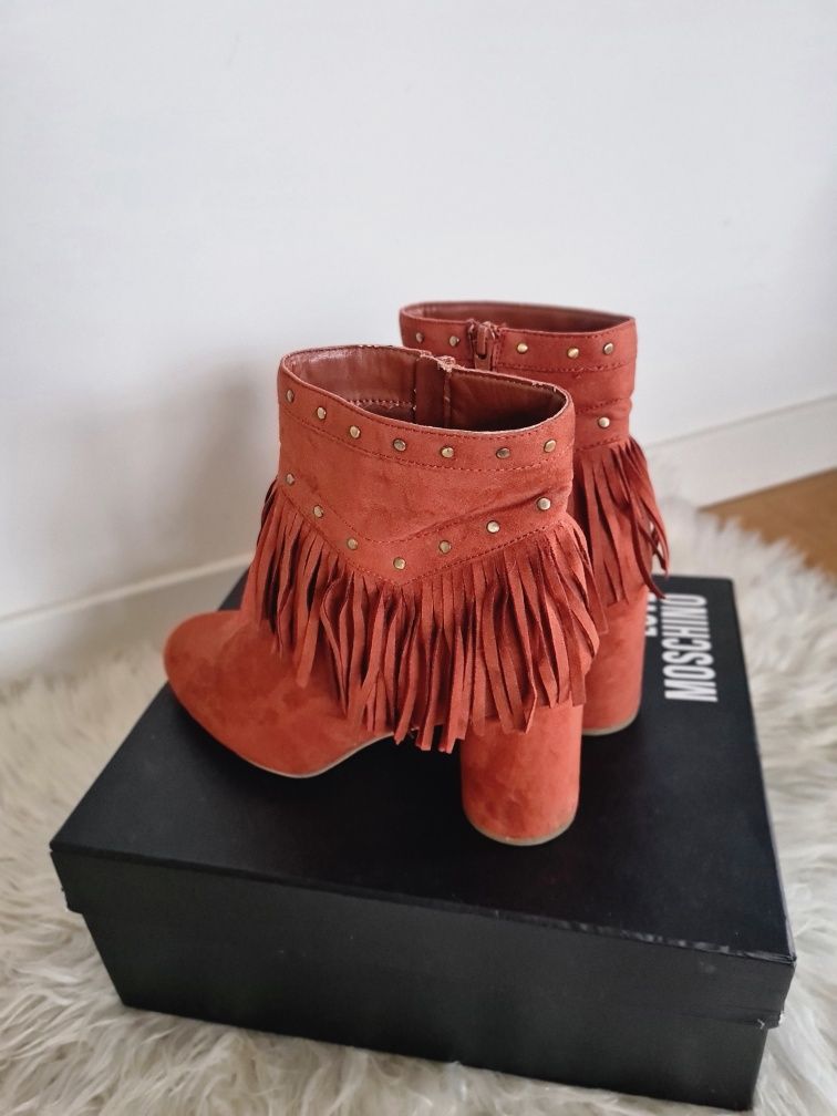 Tu 40 41 26cm botki na słupku Boho fredzle