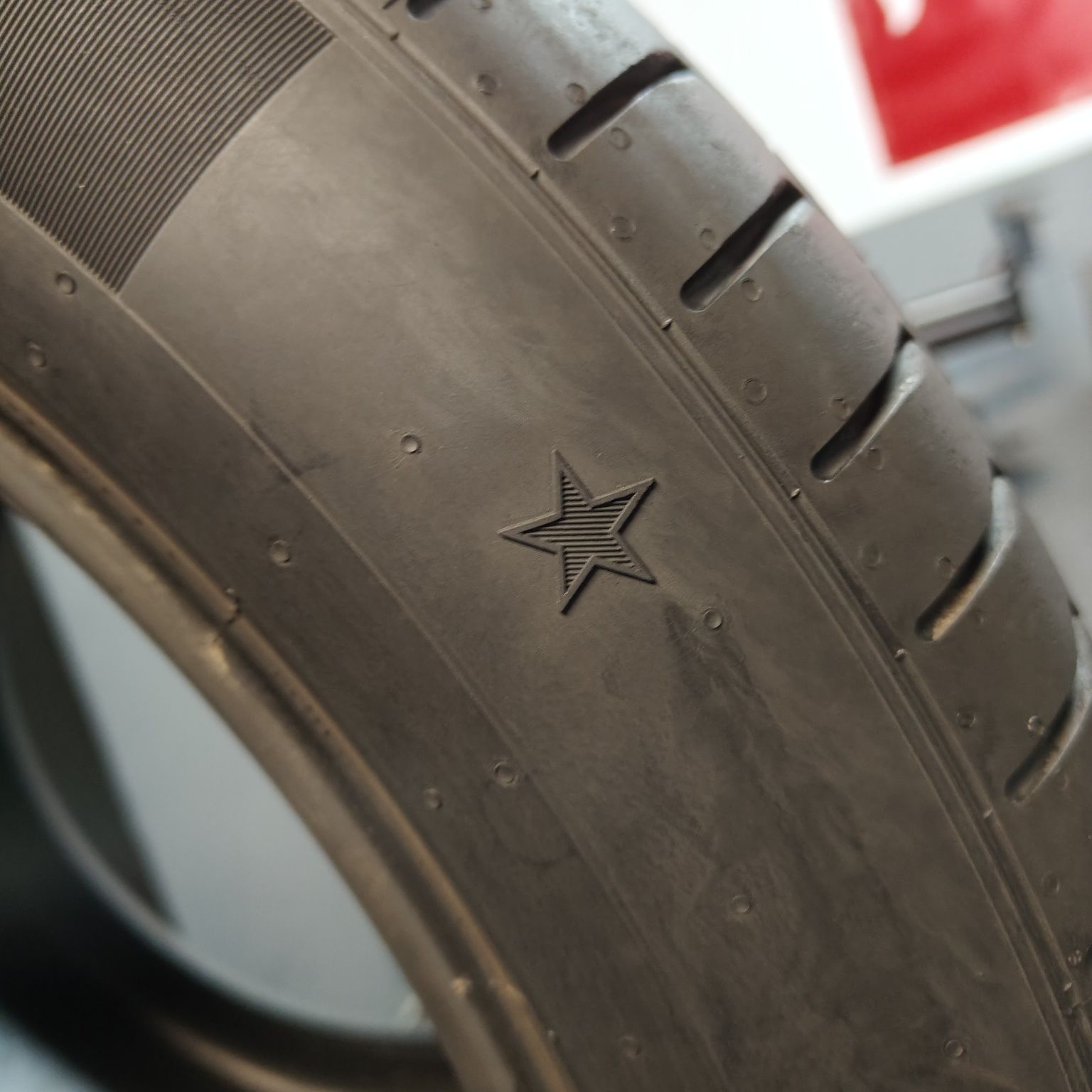 245/50/19 XL Sprzedam parę opon letnich Pirelli