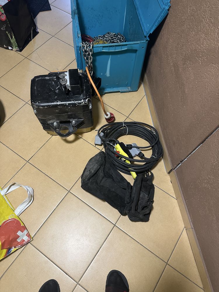 Elektryczna wciągarka łańcuchowa GIS