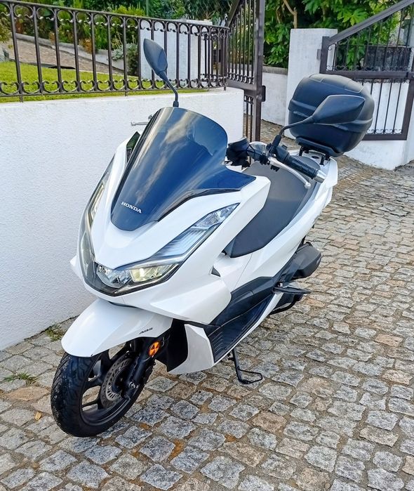 PCX 2022 em estado impecável 9000 kms