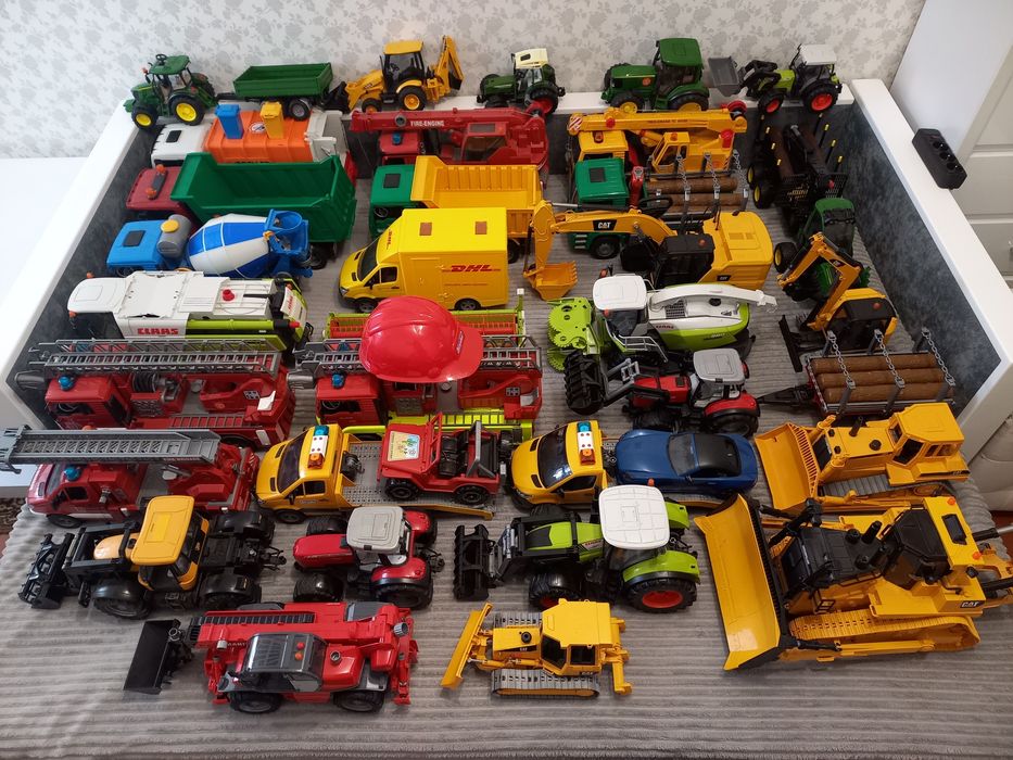 Великі машинки Bruder