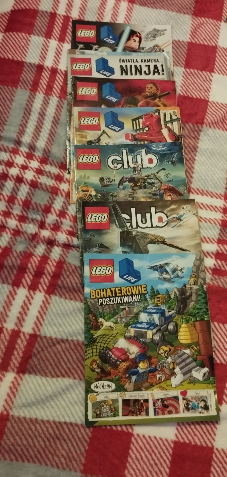 Zestaw magazynów LEGO 11 szt.

Lego Club - 8 szt.
Nie porysowane, z t