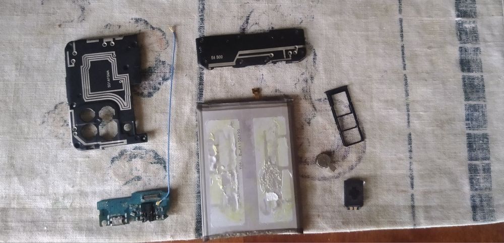 Самсунг а12 детали