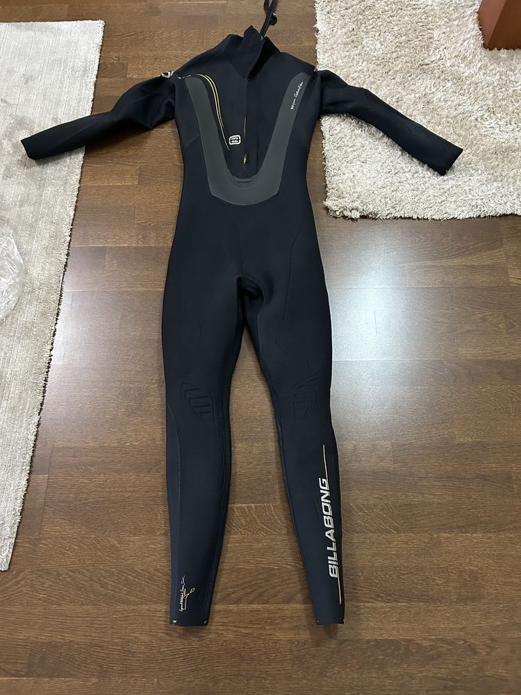 Prancha de Surf, capa FCS e fato Billabong