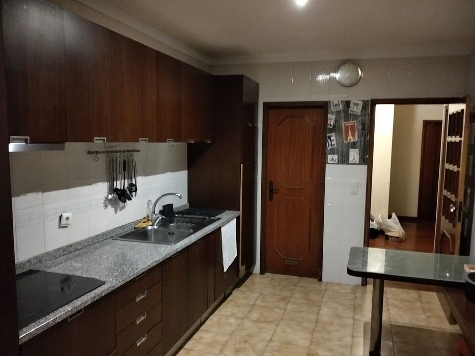 Alugo apartamento T2