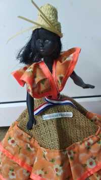 Порцелянова лялька Домінікана