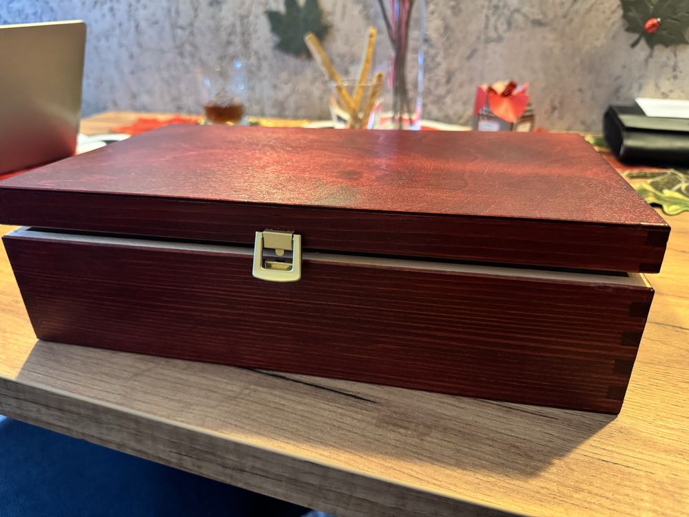 Eleganckie drewniane pudełko na prezent kuferek organizer