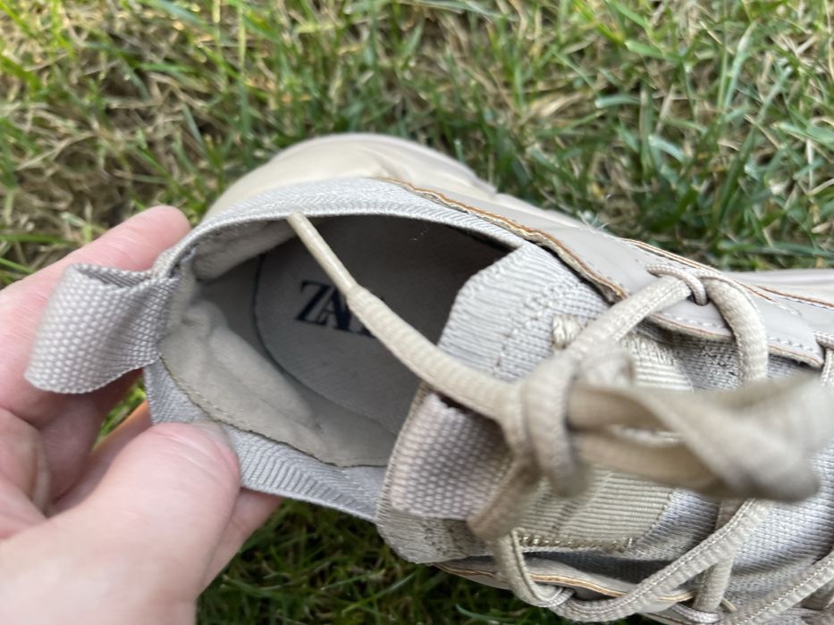 Чоловічі кросівки ZARA