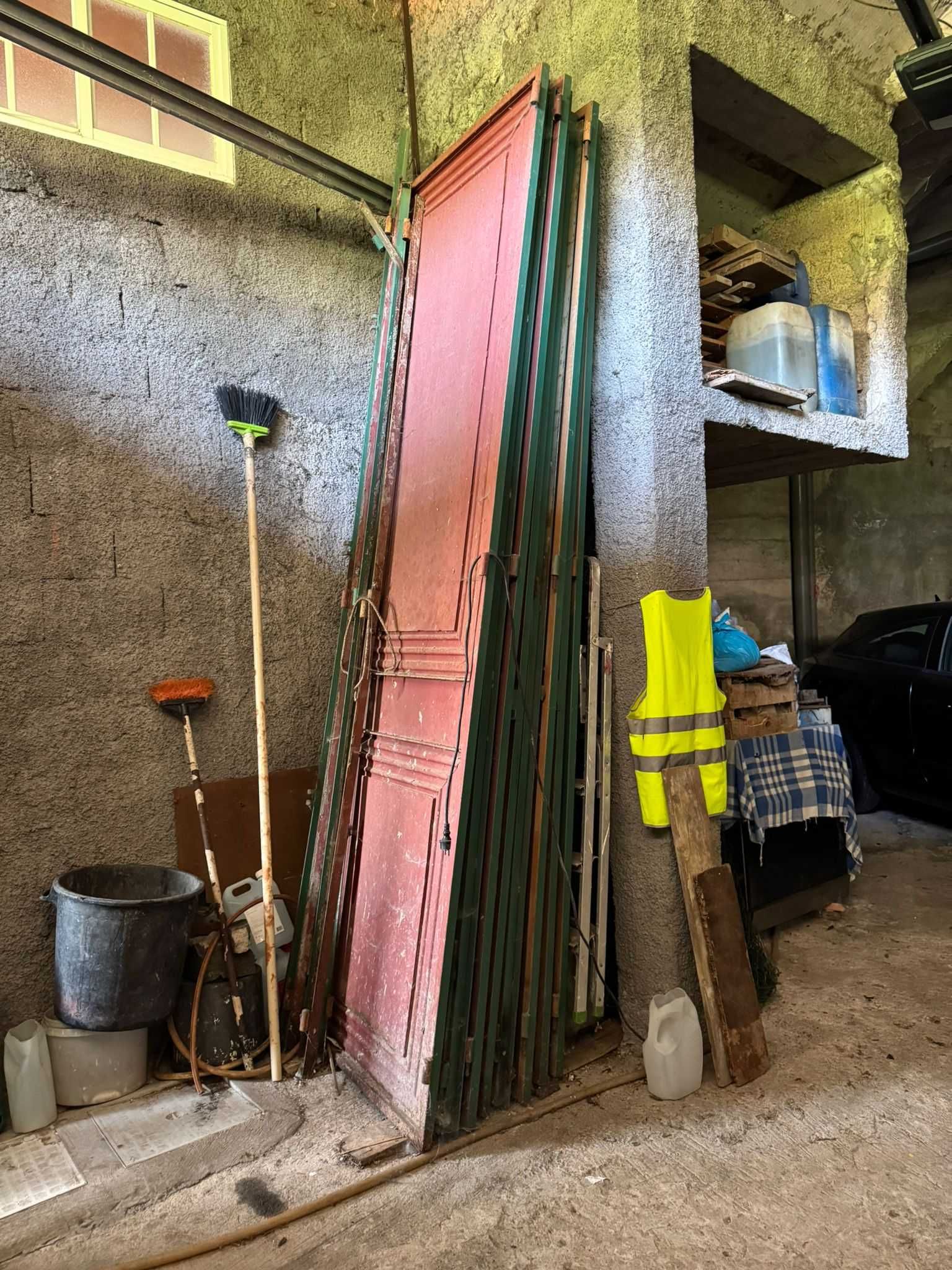 2 Portas em ferro (pintadas a verde) para garagem 3,5mx3,03m