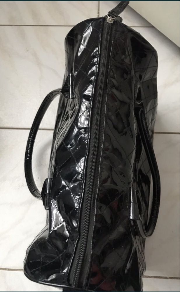 Torebka lakierowana shopper kuferek